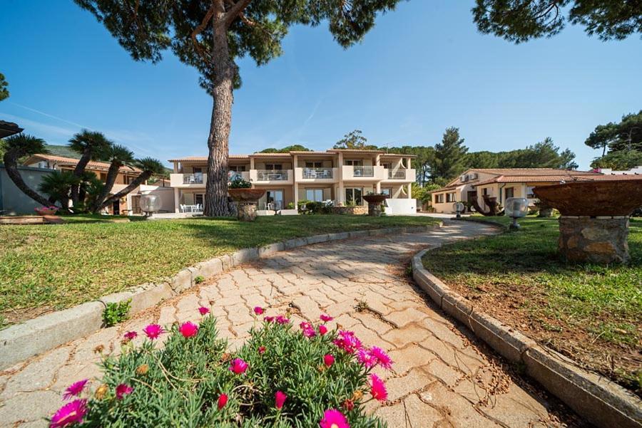 Residence Le Grazie Est Capoliveri  Εξωτερικό φωτογραφία